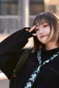 初中女生小背心